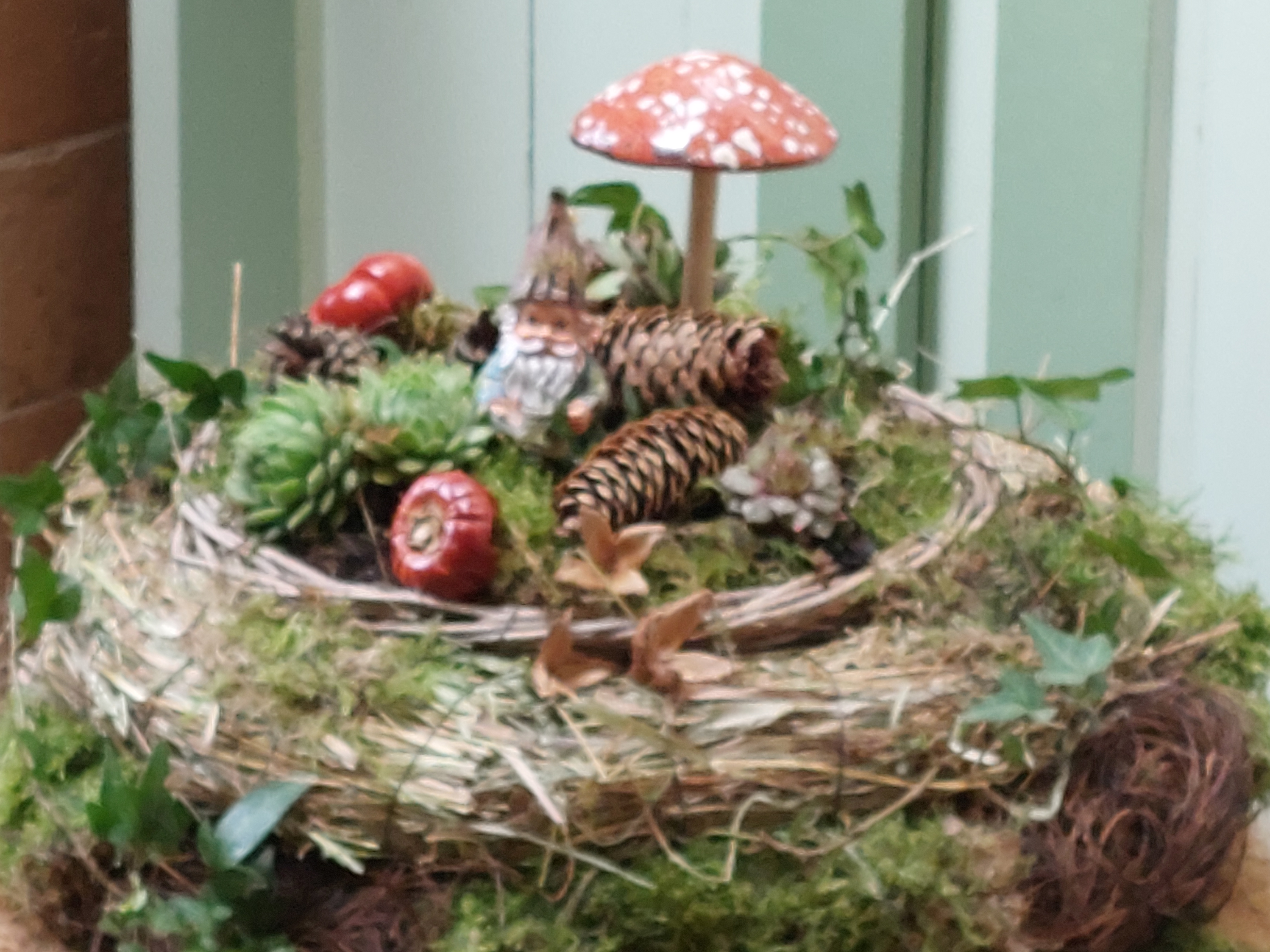 Paddenstoel met kaboutertje in het (b)mos DIY pakket zonder stenen paddenstoel en zonder kabouter