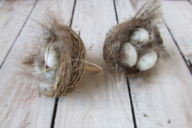 `Nestjes met 3 eitjes 6 cm 2 stuks (D217)