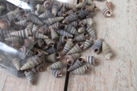Schelpjes (mini) grijs/zwart 100 gram (nr 42)