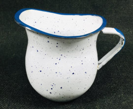 emaille gespikkeld melkkannetje