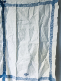 franse brocante theedoeken, geborduurd sier H  blauw