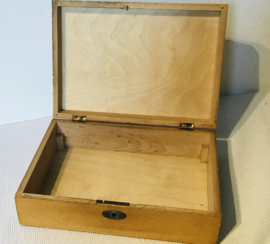 brocante houten koffertje, leuk voor  brieven, sieraden....