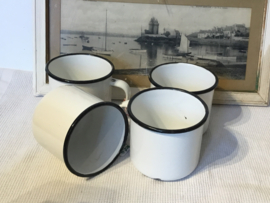 emaille  bekers,  wit 4 stuks
