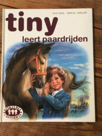 TINY leert paardrijden*