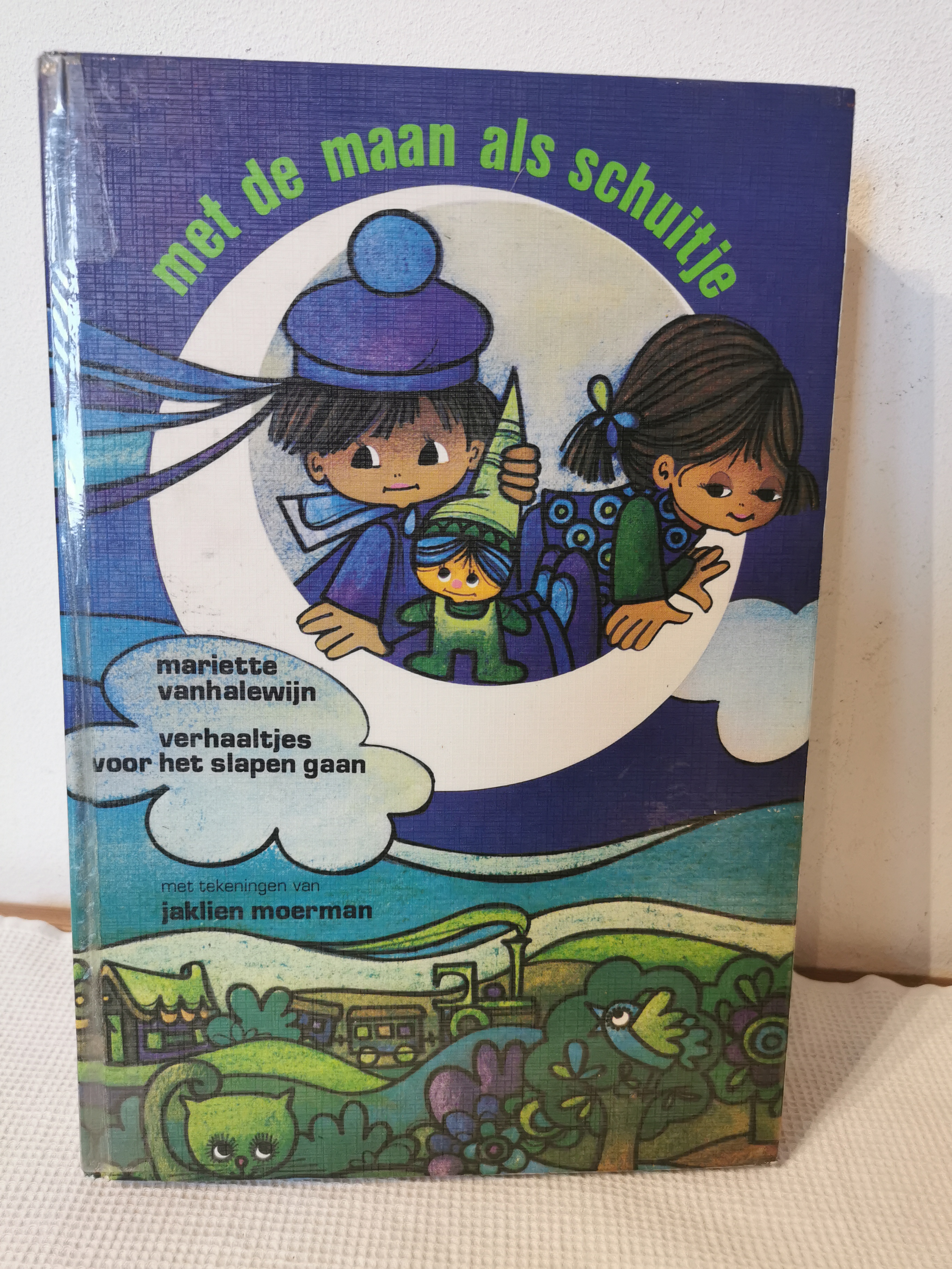 Met de maan als schuitje