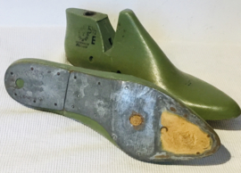 schoenmallen, groen harde plastic