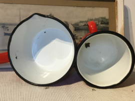 steelpannetje en kopje , rood