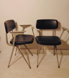 RESULT-chair-Ahrend-De-Cirkel-designed-in-1958-by-Friso-KRAMER-amp-Wim-RIETFELD