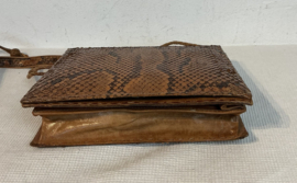 fijne slangen lederen schoudertas