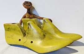 schoenmallen, geel harde plastic