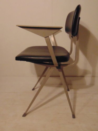 RESULT-chair-Ahrend-De-Cirkel-designed-in-1958-by-Friso-KRAMER-amp-Wim-RIETFELD