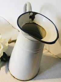 franse brocante grot kan, pitcher. emaille