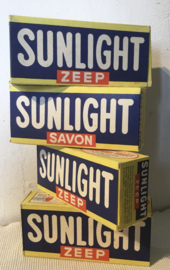 zeep, sunlight, volle verpakkingen