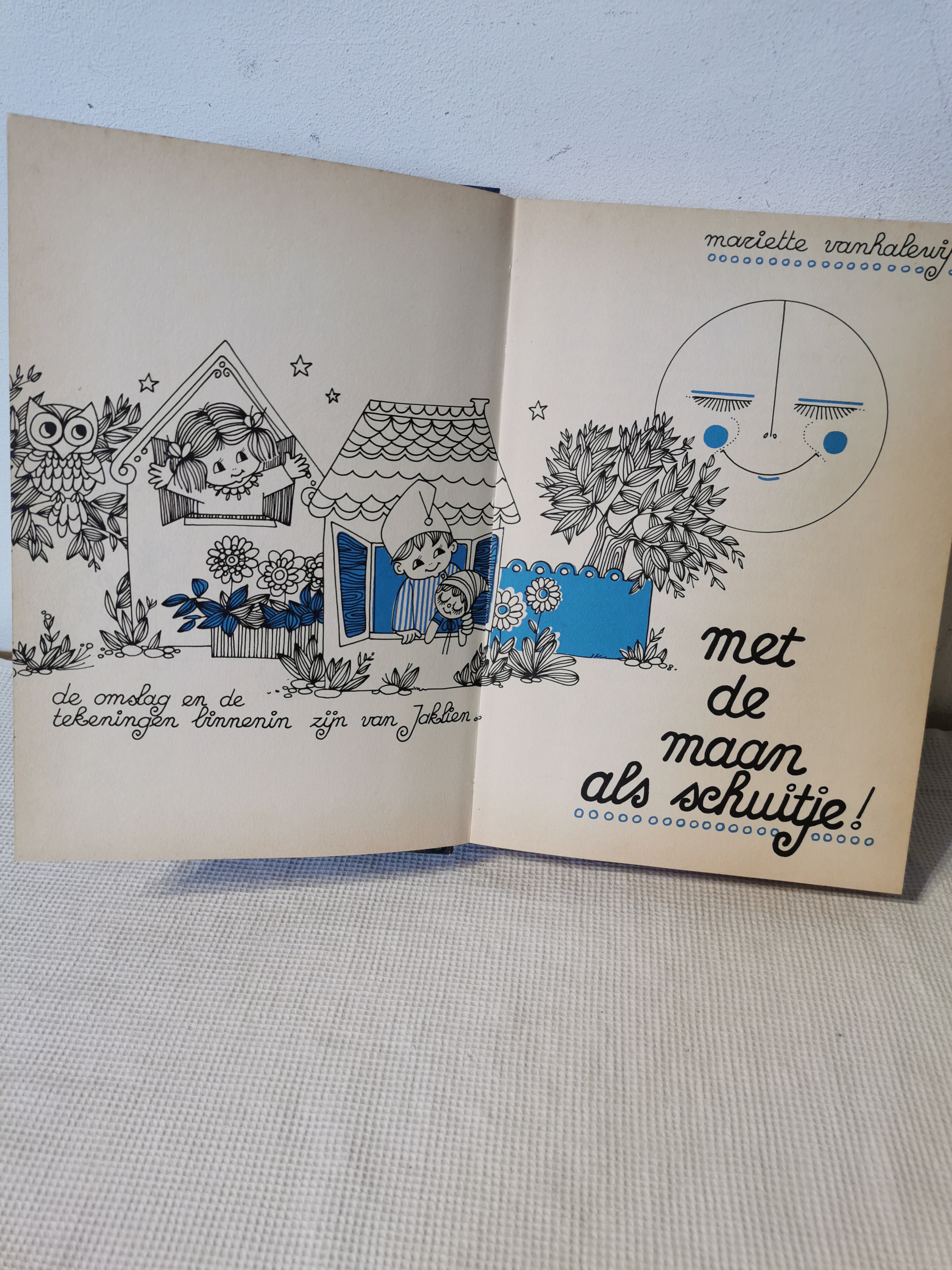 Met de maan als schuitje