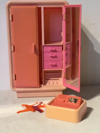 uit 1977, barbie speelset dream house , bedroom pink