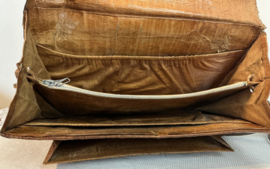 speciale ruime slangen lederen tas