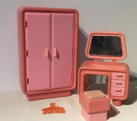 uit 1977, barbie speelset dream furniture, bedroom pink