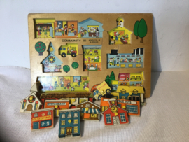 fisher price, houten puzzel uit 1975 community nr 502