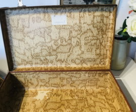 oude brocante ruime koffer  48 x 30 cm
