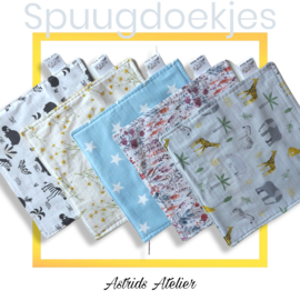 "Bijdehandje" (Spuugdoekje/kroeldoekje)