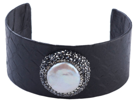 Zoetwater parel armband Bright One Coin Pearl Black Leather