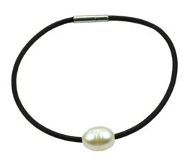 Zoetwater parel armband Black Leather Pearl White