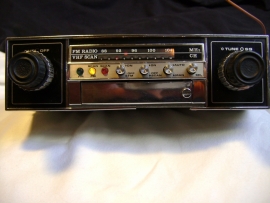 Vintage FM autoradio met 10 kanalen VHF scanner jaren '70