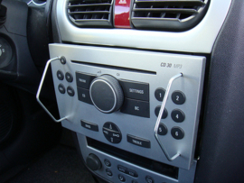 Demontage sleutels Opel radio  cdr2005/cd30/cd70navi/ncdc2013