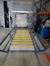 Steektrap Extra brede 11-tredige trap, 250cm hoog, 130breed