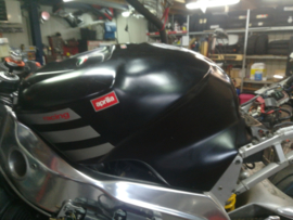 tank aprilia rsv mille 1000 R bj2002