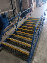 Steektrap Extra brede 11-tredige trap, 250cm hoog, 130breed