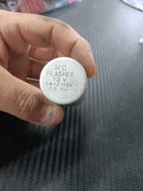 relais KNIPPERLICHT (retro)  12V  2PIN (gebr)