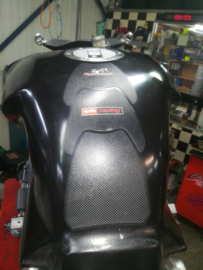 tank aprilia rsv mille 1000 R bj2002