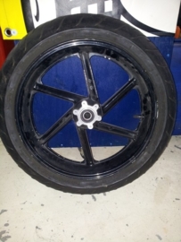 voorvelg met band CBR900RR 16"