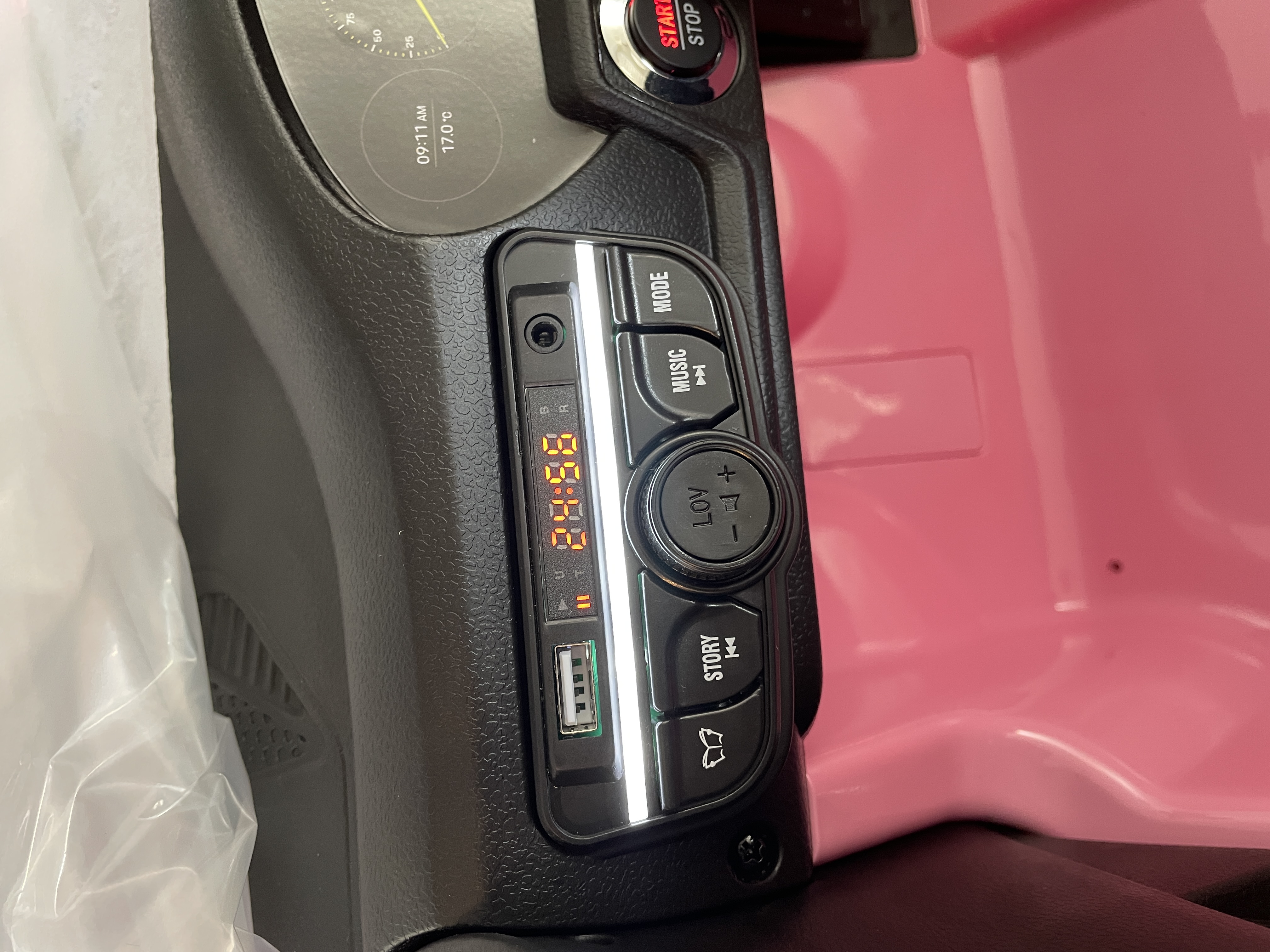 24V Porsche 911///GT3 , grote 2-zitter, Roze paint, Touchscreen Mp4 tv, 4WD, leder, eva (P911pk)