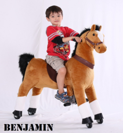 Kids-Horse "Benjamin"  bruin witte bles en hoef, voor kids van 3-6 jaar.  (TB-2007S)