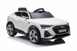 Audi E-TRON Quattro Sportback 12V, 4WD, wit, leder, 2.4ghz RC, EVA (QLS-6688wt)