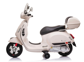 Vespa GTS-S wit + windscherm en beautycase, 12V scooter, leder look zitting, softstart, Multimedia (VespaWT)