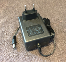 Oplader 12V ronde plug , voor de meest gangbare kinderauto's