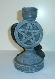 Kandelaar Raaf naast Pentagram en Keltische Knopen 11 cm hoog