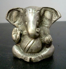 Ganesha met grote oren beeld verzilverde brons 4 cm hoog