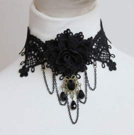 Zwarte Gothic kanten choker met cabochon zwarte roos en zwarte kettingen