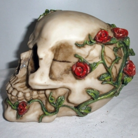 `Rose from beyond` - doodskop met rode rozen - 13 cm 