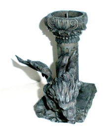 Gargoyle kaarsenhouder met rode ogen 16 cm hoog