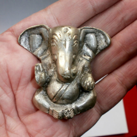 Ganesha met grote oren beeld verzilverde brons 4 cm hoog