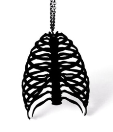 Curiology nekketting - Borstkas zwart - 7.5 cm lang