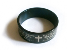 Zwarte stalen ring met Pater Noster gebed (Spaans)