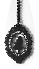 Curiology nekketting - Alice in wonderland cameo - Six impossible things - 7.5 x 3 cm