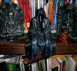Darkness Resides - shelf sitter - zwart Magere Hein beeld - 23 cm hoog