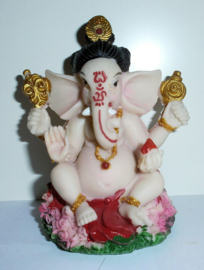 Ganesha met zwarte haren en rode broek - 9 cm hoog